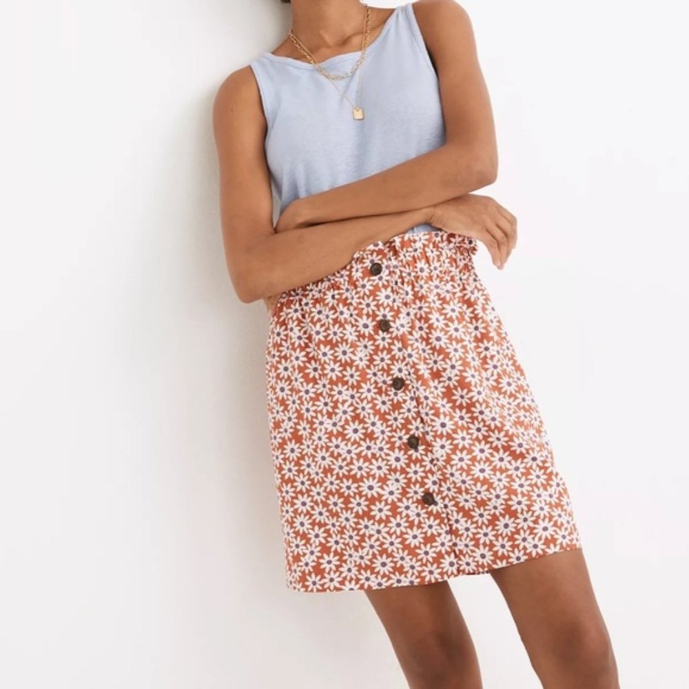 Madewell Paperbag Button-Front Mini Skirt in Falling Daisies, Size Medium